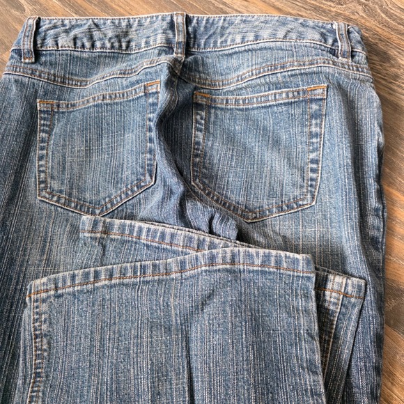 Ann Taylor LOFT Petites Flare Leg Jeans Medium Wash Blue Denim 6P 133467 - Picture 6 of 10